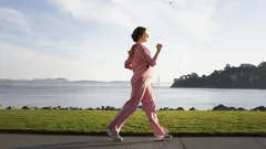 ウォーキングは時代遅れ？　科学者たちが、より有益な習慣を発見した